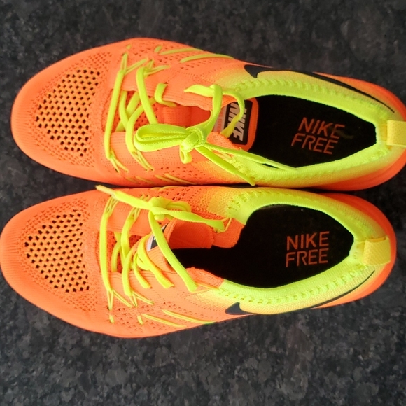 Nike Shoes - Nike Free Flyknit Runners